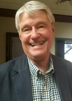 6ccb63_910658ec00e34801a86b0042476849b9_mv2 Attorney Charles Erwin is an escrow officer and serves as vice president of Centennial Title.
