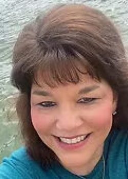 Suzanne Davis Suzanne Davis is an escrow officer at Centennial Title, helping clients with the real estate title closing process.